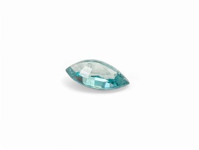 ZIRCON gentle heat blue , marquise , Cambodge...