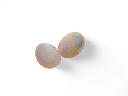 OPALE play of color crystal Nbr 2 , cabochon...