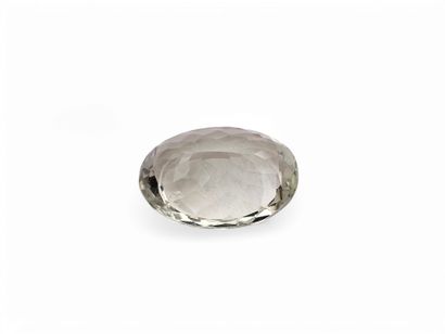 AMETHYSTE verte VVS ovale, 	Afrique, 5,48...