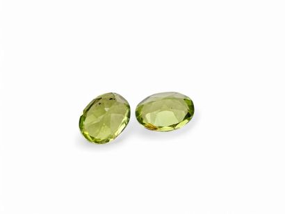 PERIDOT VVS Nbr 2 , ovale , Pakistan , 2,72...