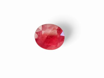 SAPHIR reddish orange 	ovale, Madagascar	,...