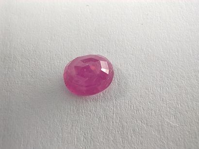 RUBIS pinkish rouge ovale, 	Madagascar	,...
