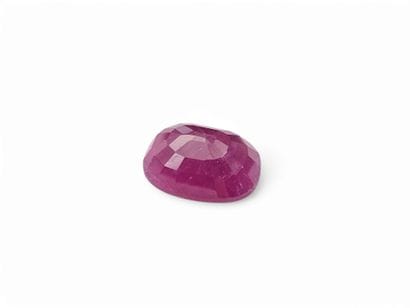 RUBIS purplish red , ovale , Guiné , 3,75...