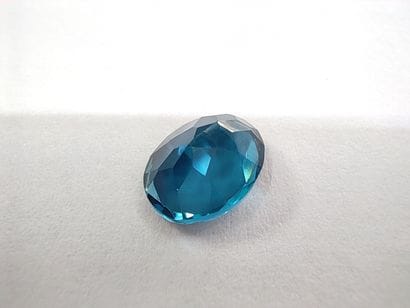 TOPAZE london bleu VS 	ovale, Brésil	, 2.25...