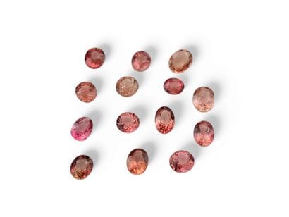TOURMALINE purplish pink Nbr 14 , ovale ,...