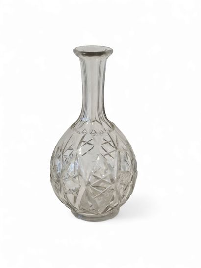 BACCARAT 
Two crystal decanters
H:26 cm H...
