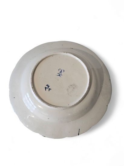 ARRAS
Soft-paste porcelain plate with polychrome...