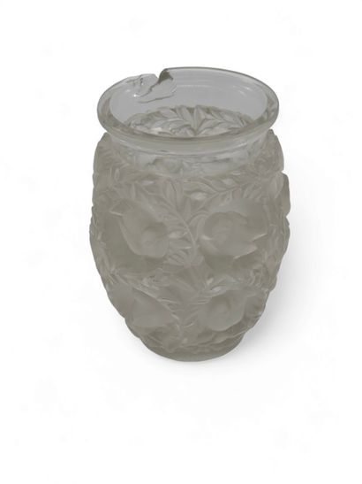 LALIQUE
modelé bagatelle 
molded crystal...