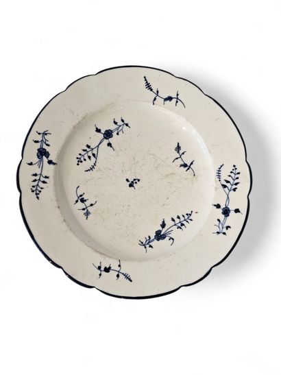 CHANTILLY
Soft-paste porcelain plate with...