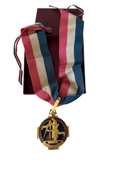 Meilleur ouvrier de France medal in gilt...
