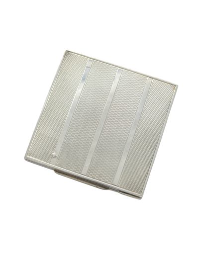 Cigarette case in 925° guilloche silver with...