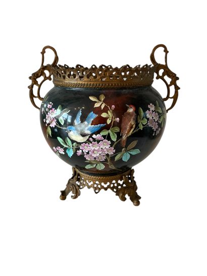 FRENCH WORK XIXth century
Earthenware cache-pot...