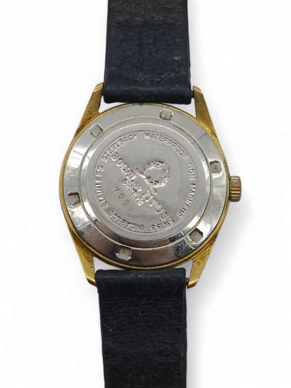 TITUS 
Wristwatch, round case in gold-plated...