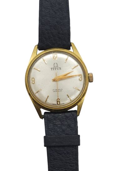 TITUS 
Wristwatch, round case in gold-plated...