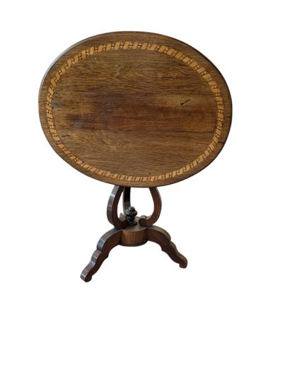 ENGLISH WORK XIXth century 
Oblong tripod...