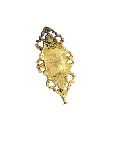 BROCHE en or jaune 750° anciennement émaillé
Poids...