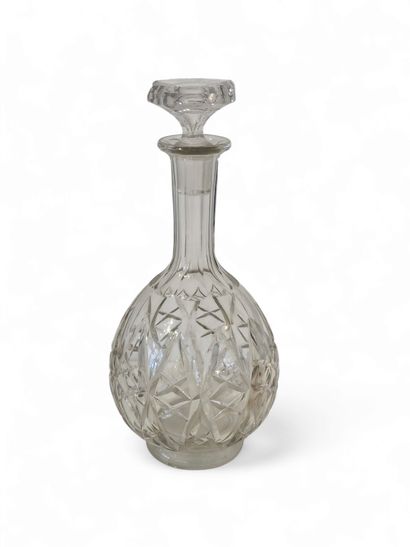 BACCARAT 
Two crystal decanters
H:26 cm H...