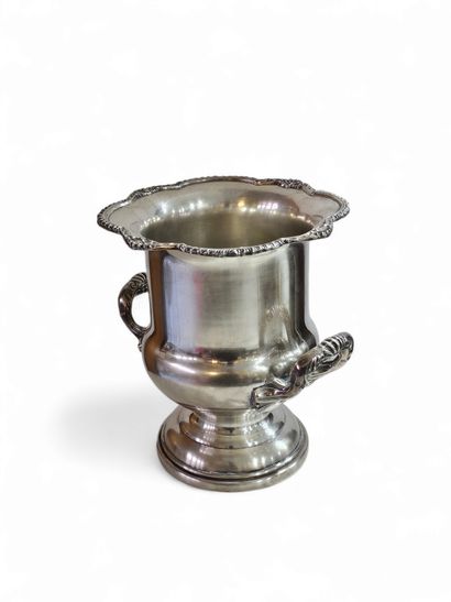 Medici-shaped silver-plated CHAMPAGNE BASKET
On...