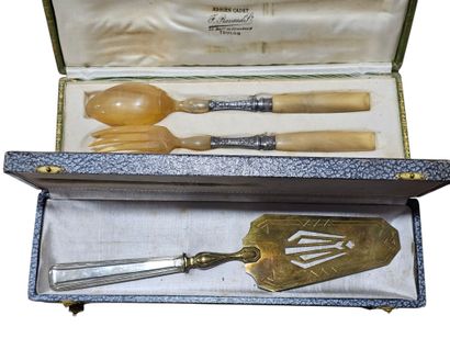 Ensemble de métal argenté et métal blanc...