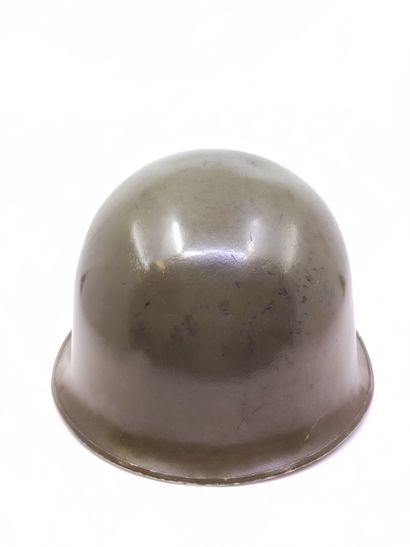 Casque lourd 51. 
Avec liner daté 1962.
Expert...
