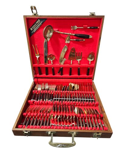 GOLD BANGKOK
Gilded metal cutlery set with...