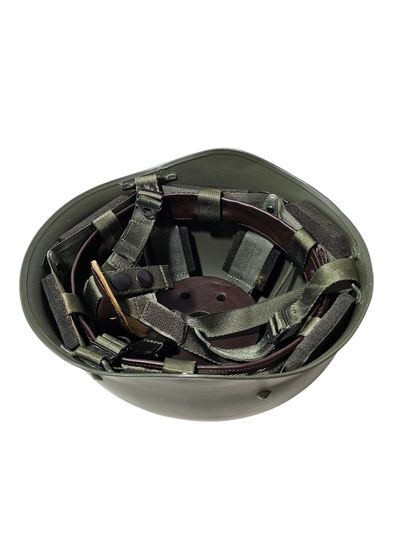 Modern French light military helmet
Expert...