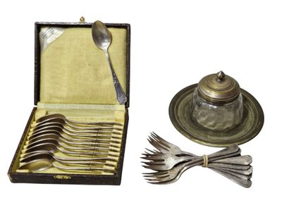 SILVER METAL SET including:
Cake scoop with...