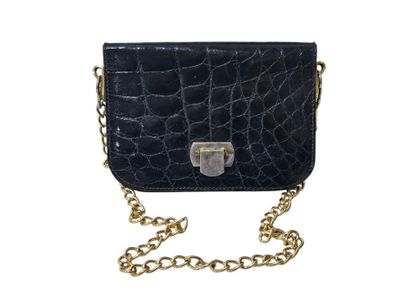 BLACK HANDBAG, gold metal shoulder strap