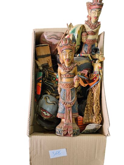 Modern Bali work
Set of masks, statues and...