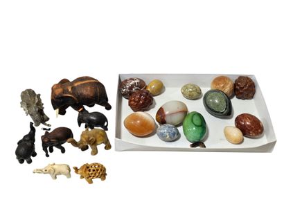 Ensemble de bibelots de vitrine comprenant
Eléphant...