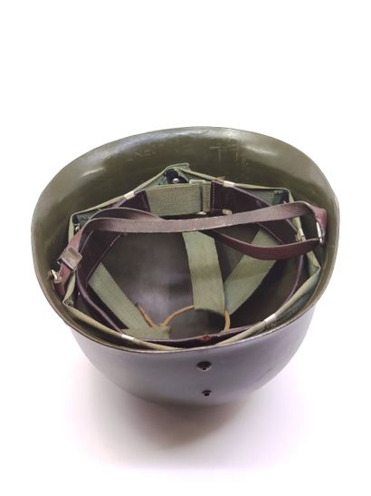 Casque lourd 51. 
Avec liner daté 1962.
Expert...