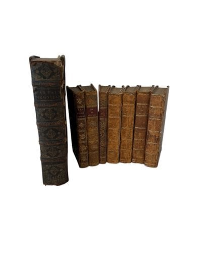 Four volumes: Galerie de l'ancienne cour...