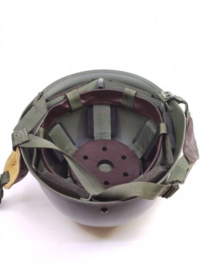 Modern French light military helmet
Expert...