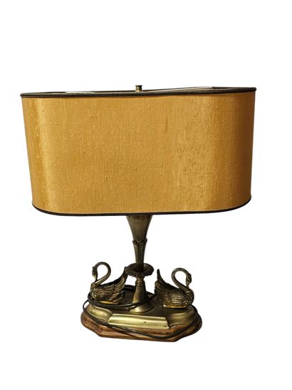 Restoration-style brass MODERN LAMP
Also...