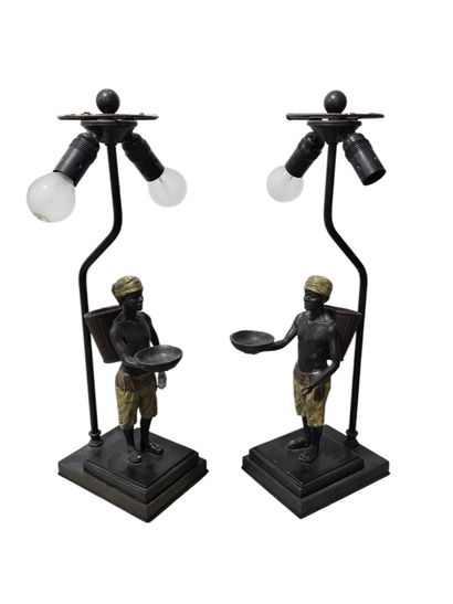 Work Xxth century
Pair of bronze lamps showing...