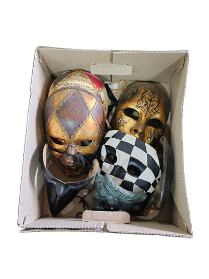 Modern Italian work
Travel souvenir set
Masks...