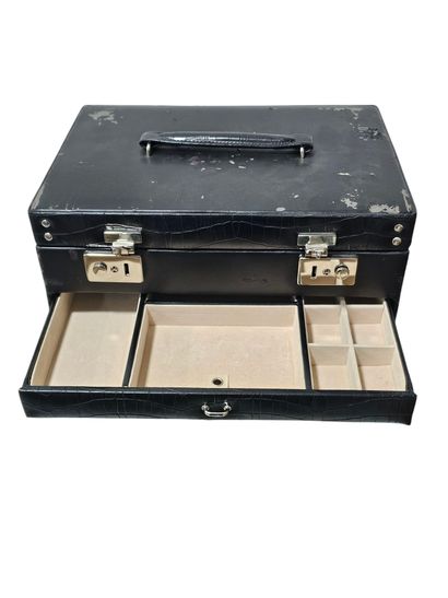 VANITY jewelry box in imitation leather