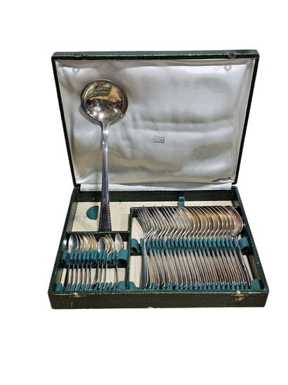 silver-plated flatware set including :
Twenty-four...