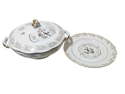TABLE SERVICE in white porcelain with gold...