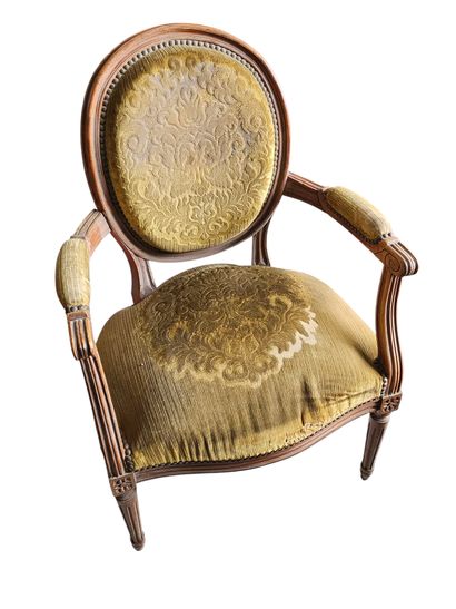 Louis XVI armchair carcass
Also included...