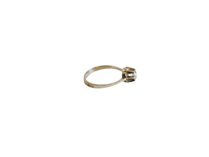 TRAVAIL Français 
BAGUE en or gris 750° ornée...
