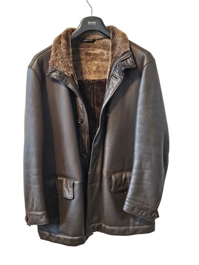 HUGO BOSS
Veste en cuir de mouton retourné...