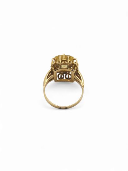 BAGUE en or jaune 750° sertie d'une citrine
TDD...