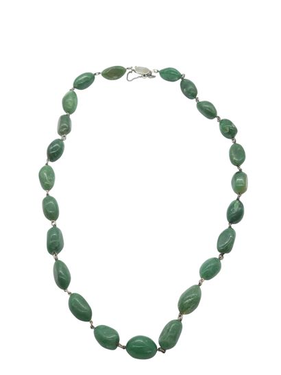 SAUTOIR of aventurine pearls, silver clasp...