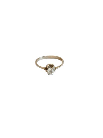 TRAVAIL Français 
BAGUE en or gris 750° ornée...