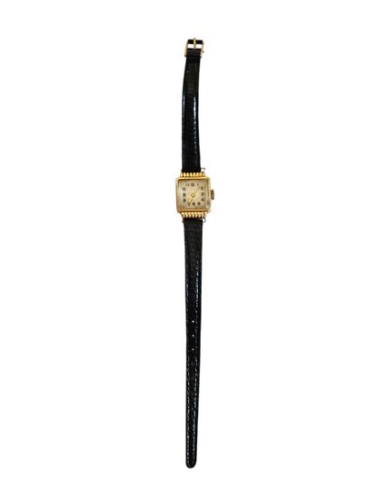 MONTRE bracelet de dame, boitier carré en...
