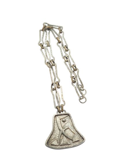 Metal SAUTOIR with hammered pendant
In the...