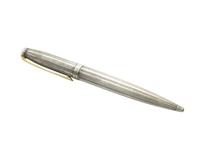 LOT of two pens including :
Dupont in silver
Cartier...