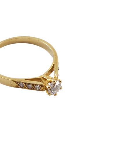 BAGUE solitaire en or jaune 750° ornée d'un...