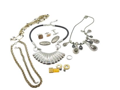 FANTAISIE JEWELRY SET in silver-plated metal...
